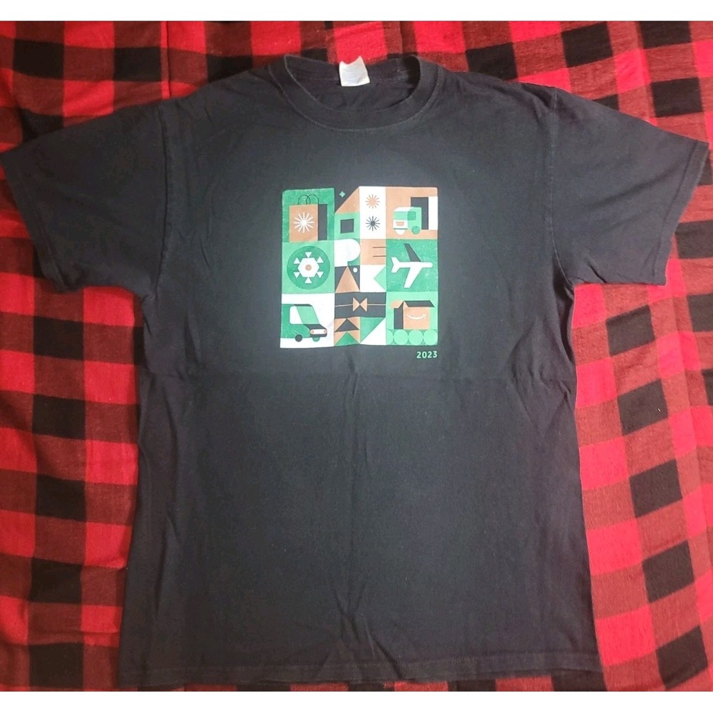 Amazon‎ Peak Shirt 2023 Holiday Warehouse Swag Men's Medium